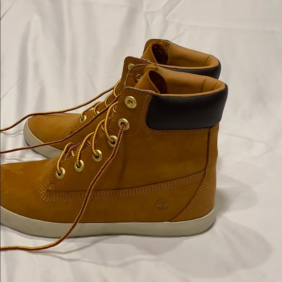 HighTop Timberlands - Picture 3 of 4
